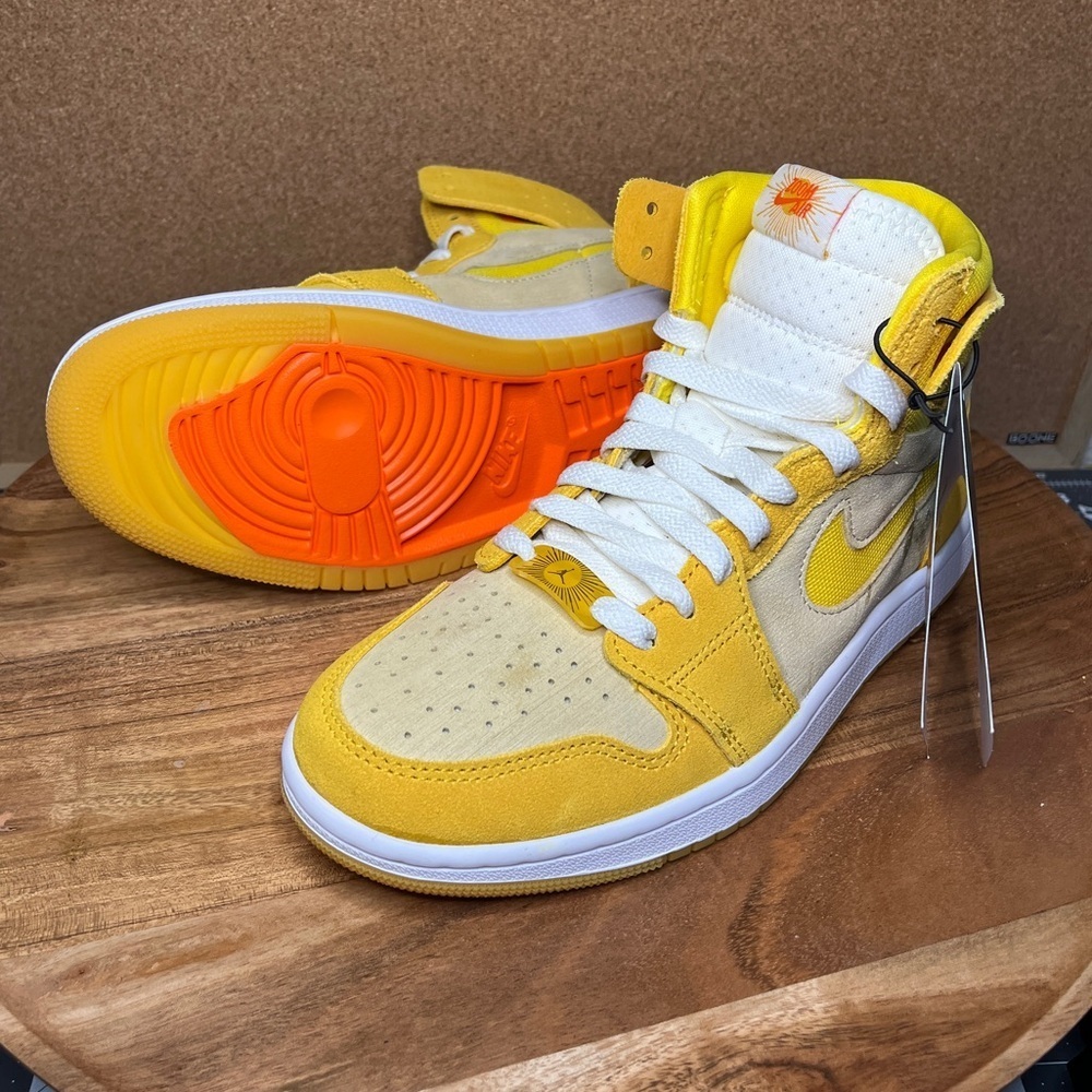 Jordan 1 high w Air Zoom cmft 2
Brand new - Picture 3 of 16